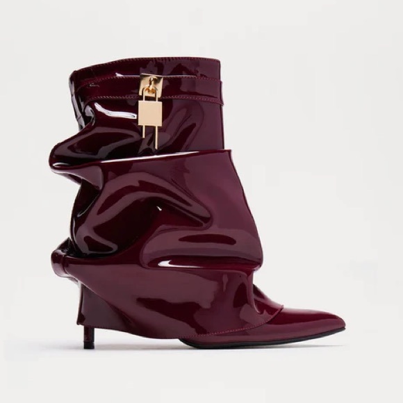 Fashion Nova Shoes - Haddon Patent Booties - Burgundy